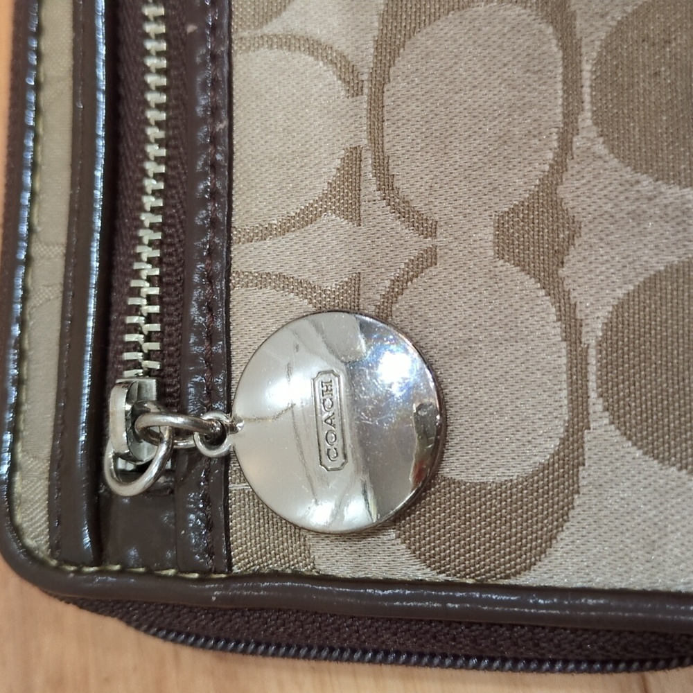 Coach Brown Classic signature Monogram wallet Wristlet CALLOUTS - Picture 12 of 15